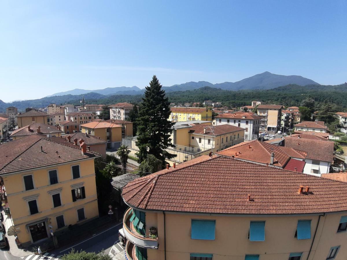 Appartamento Panoramico Pontremoli Exteriör bild